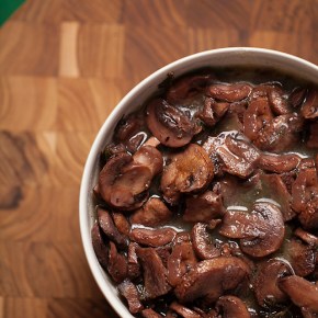 mushroom wine sauce, mushrooms, steak sauce, dinner, entertaining