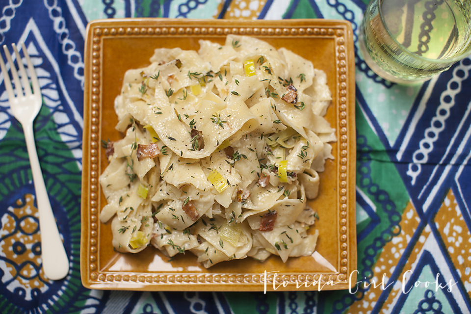 creamy pappardelle with leeks and bacon, weeknight dinner, pasta, leeks, bacon