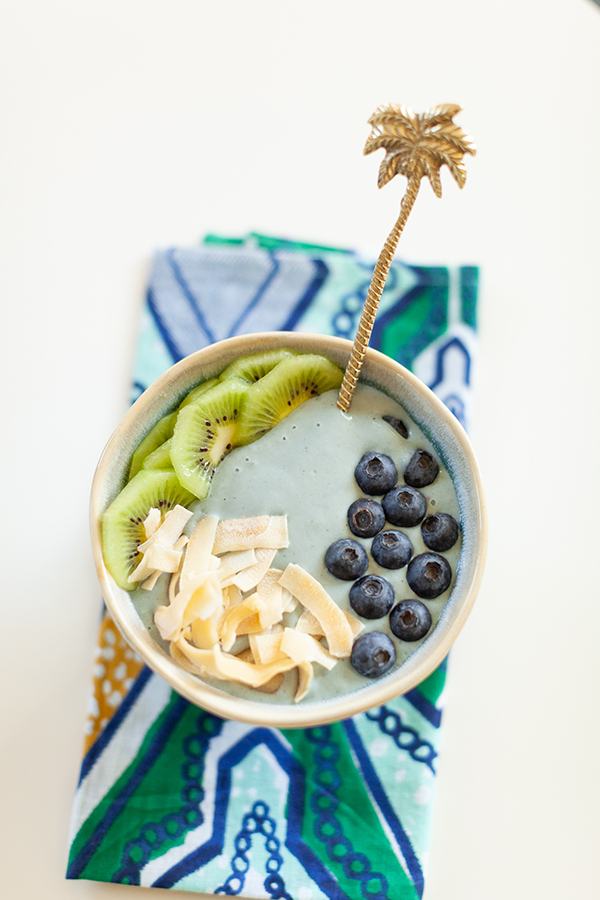 blue ocean smoothie bowl, smoothie bowls, healthy eating, breakfast, clean eating, food blogger, florida girl cooks
